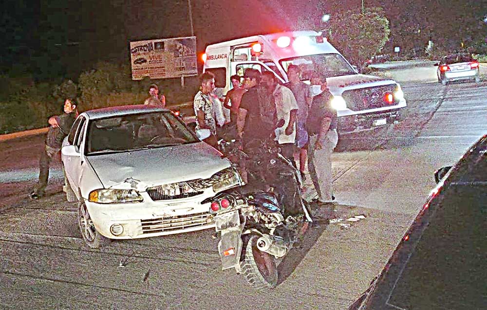 Mujer Lesionada Tras Chocar Su Moto Contra Un Auto En Perif Rico De Iguala