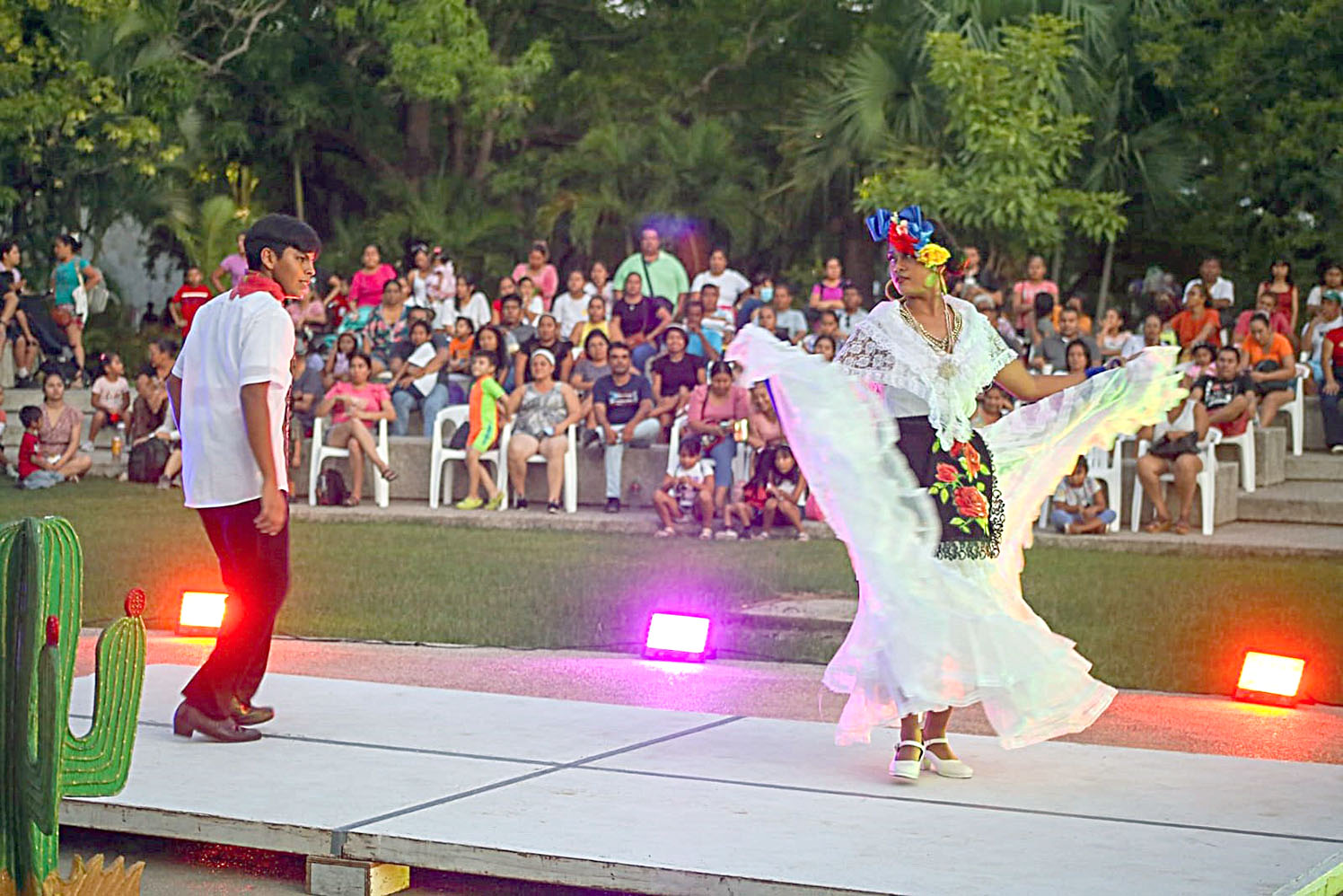 Visitantes Disfrutaron De Las Tardes Culturales En Las Fuentes