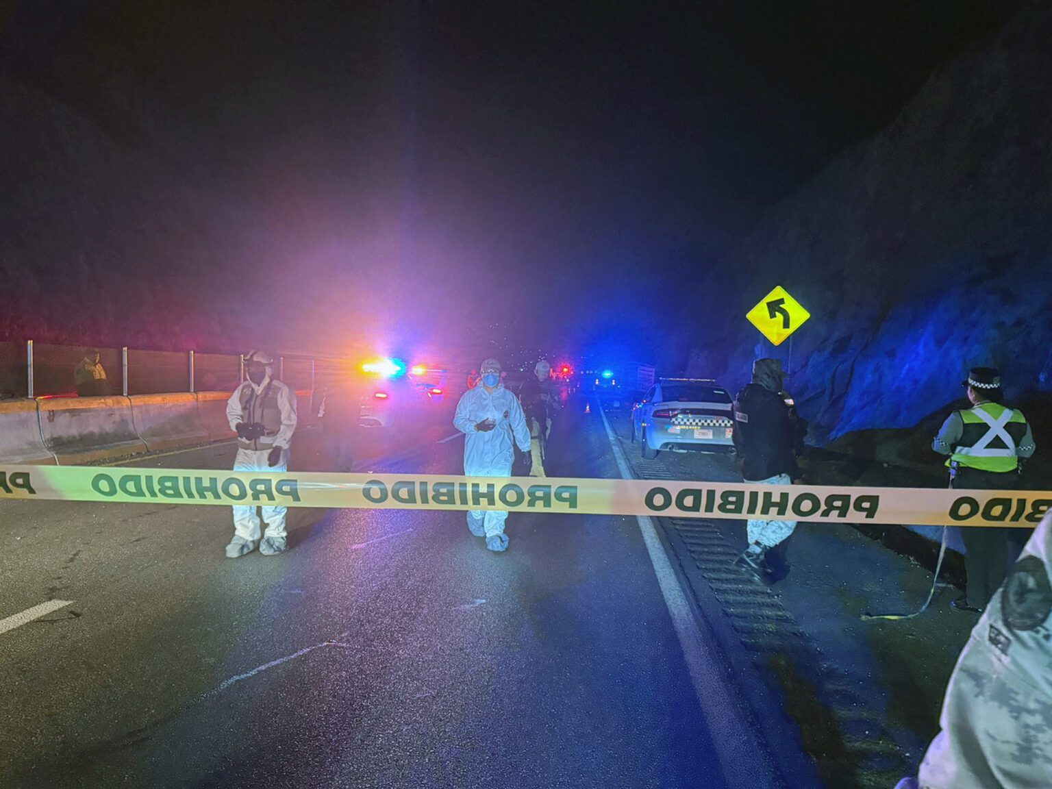 Dos jóvenes muertos y cinco heridos en fuerte choque sobre la Autopista ...